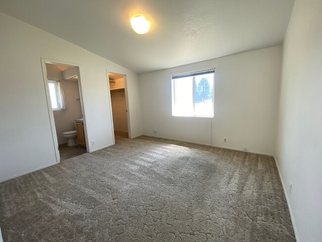 Building Photo - 3 Bed, 2 Bath Home for Rent in Kittitas!