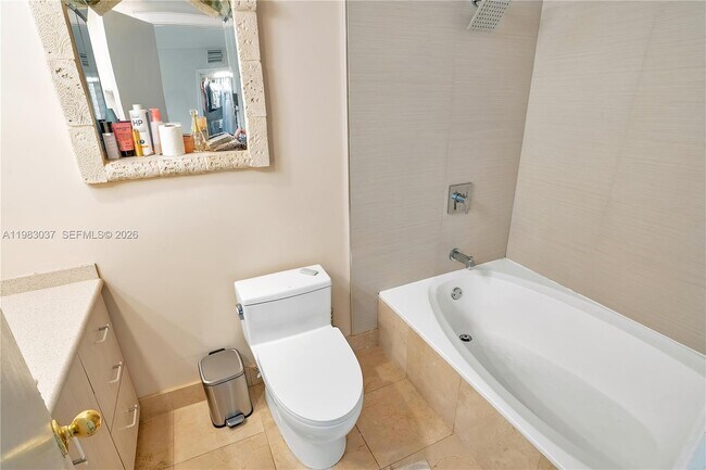 Building Photo - 2421 NE 10th St