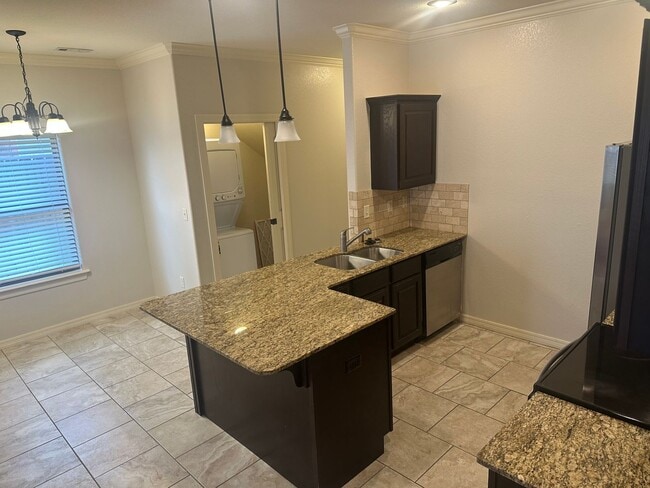 Building Photo - Available for Immediate Move-in!  3 Bedroom, 2 Bathroom, Two-Story Fayetteville Home