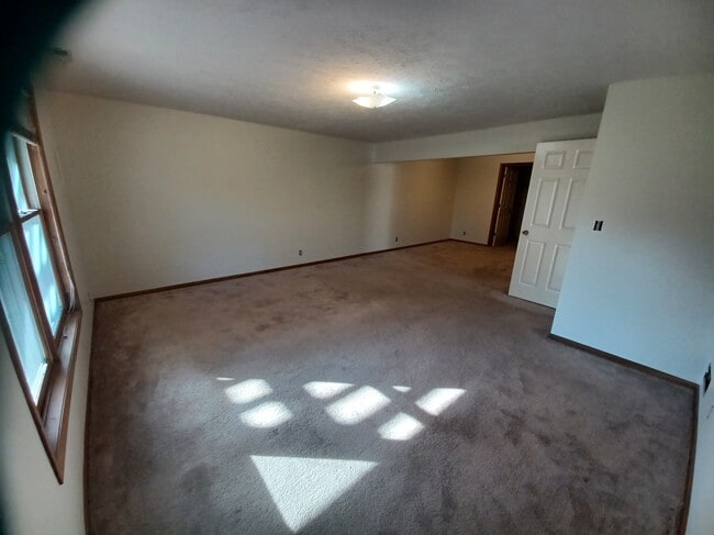 Building Photo - 4130 S 58th St