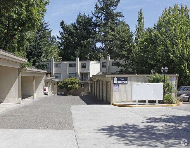 Primary Photo - Water's Edge Apartments