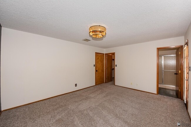 Building Photo - 3460 E Sombra Ln
