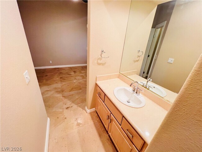 Building Photo - 7408 Silver Palm Ave