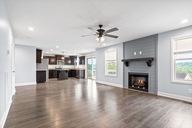 Building Photo - Pet Friendly Four Bedroom!