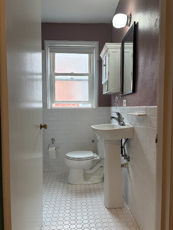 Building Photo - 5665 Pernod Ave