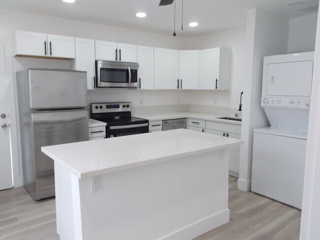 Building Photo - 532 N 9th St