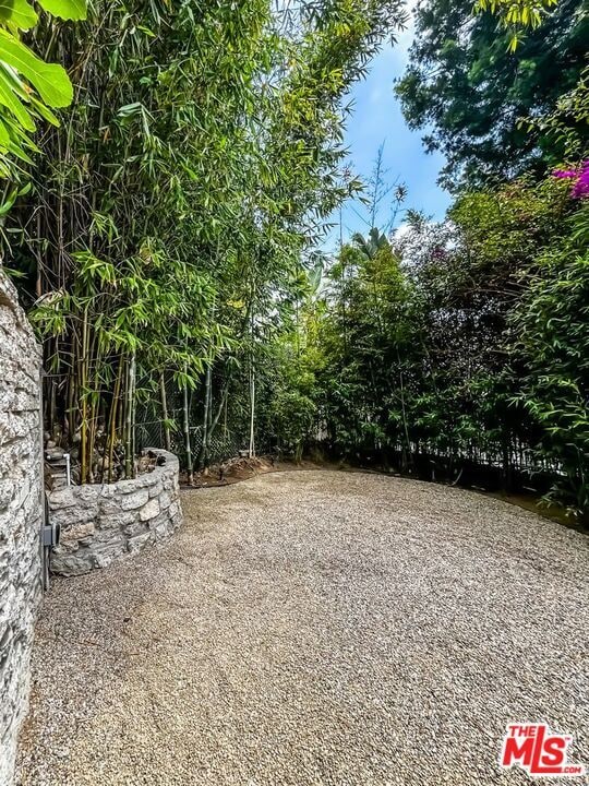 Building Photo - 1233 Ozeta Terrace