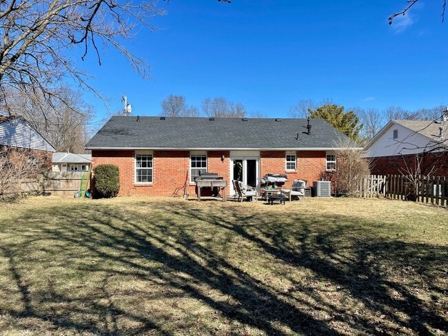 Building Photo - 5997 Vereker Dr