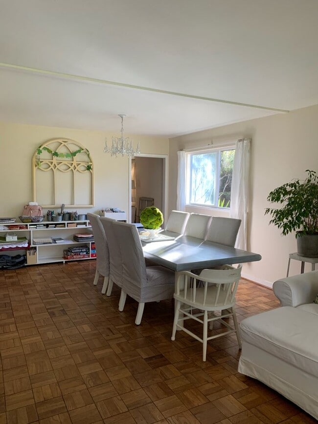 Building Photo - Wonderful 3 bedroom, 2 bathroom house in the Jacks Peak area