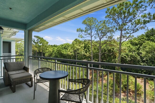 Building Photo - Fully Furnished 3 Bedroom, 3.5 Bath Townhome