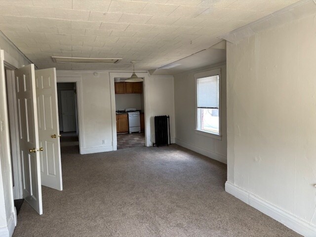 Dining - 212 W Hillsdale St