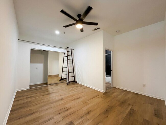 Building Photo - 24th Street Lofts