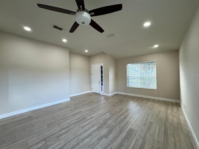 Building Photo - 1268 Toluke Point