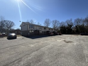 Building Photo - 413 Anderson Ave