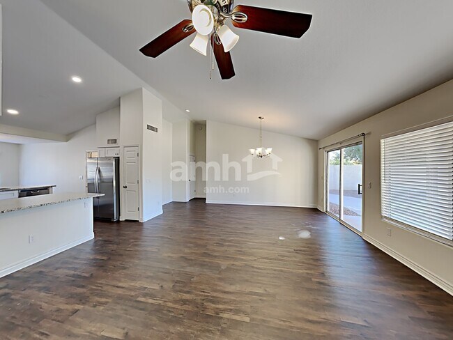 Building Photo - 5383 W Elgin St