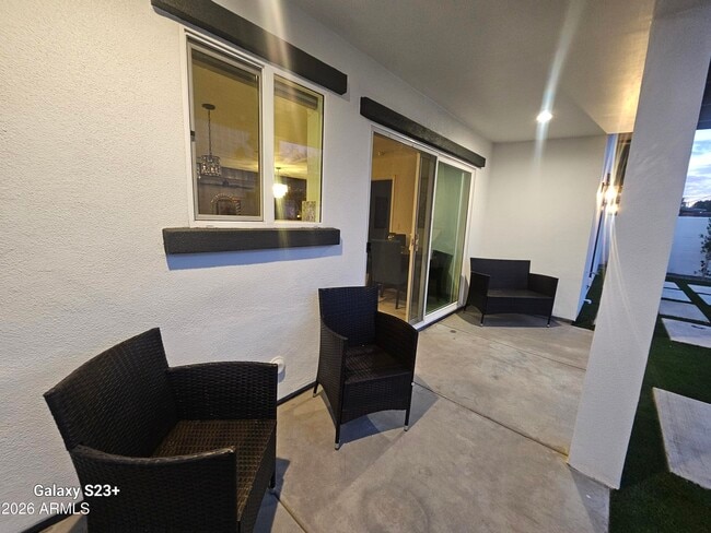 Building Photo - 2817 N 71st Pl