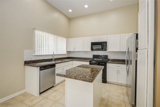 Building Photo - 5006 Westfield Village Dr