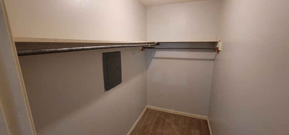 Large Walk-In Master Bedroom Closet - 1748 Port Dr