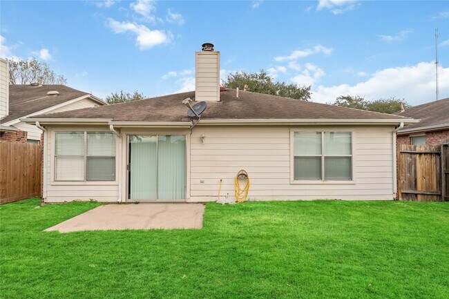 Building Photo - 21219 Somerset Park Ln