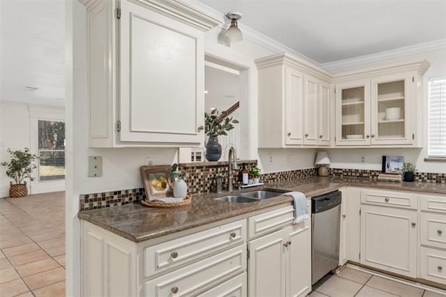 Building Photo - 3536 Suffolk Dr