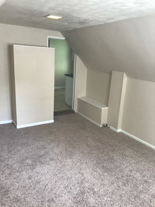 Building Photo - 2065 Winnebago St