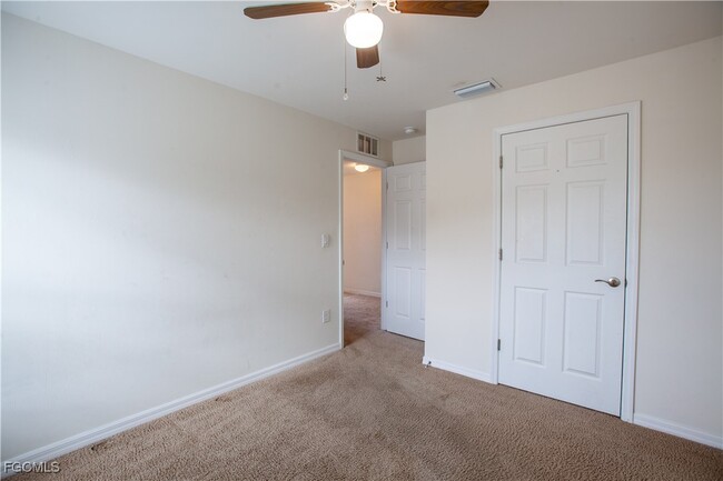 Building Photo - 2927 NW 4th Pl