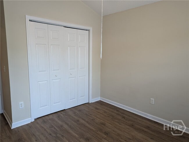 Building Photo - 130 Towne Pk Dr
