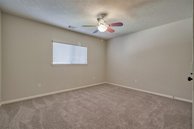 Building Photo - 274 Fairwind Trail Dr
