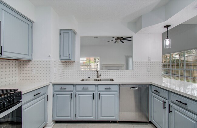 Building Photo - 2106 Spyglass Dr