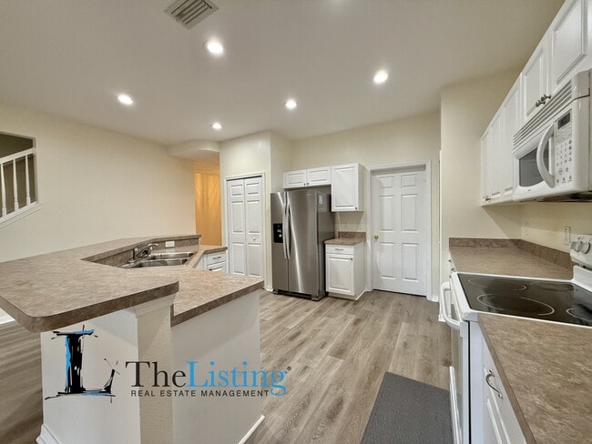 Building Photo - 4052 Alan Dr