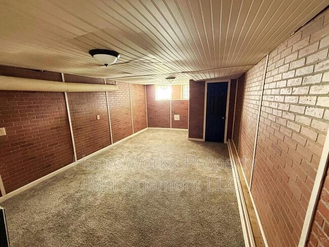 Building Photo - 2827 Woodbrook Ave