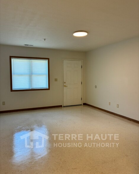 Building Photo - 275 N 18th St