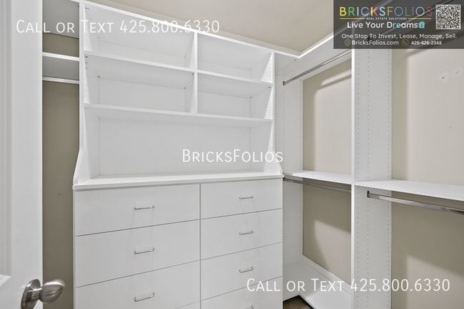 Building Photo - Luxury Corner-Lot Home in Redmond Ridge Ea...