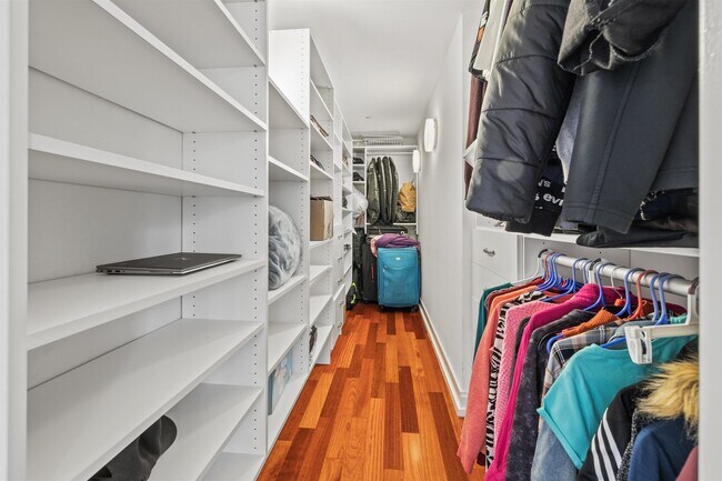 Building Photo - 389 WASHINGTON St