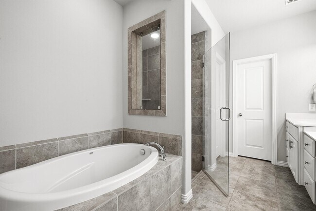 Building Photo - 3427 Willow Cres Ct