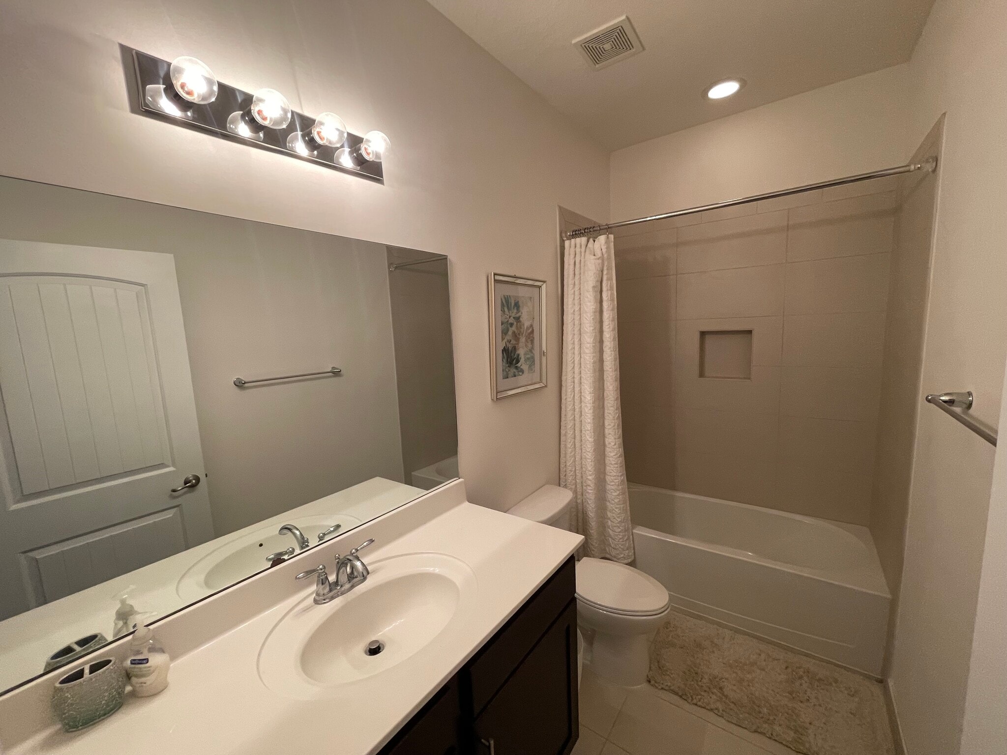 Building Photo - 4212 N Dixie Hwy