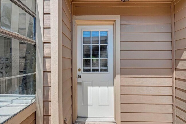 Building Photo - 17804 Kings Park Ln
