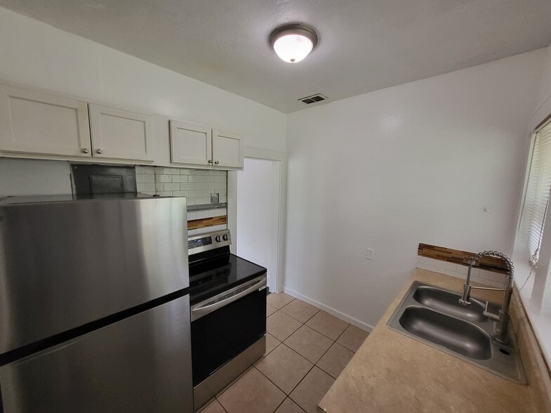 Building Photo - 4548 Notter Ave