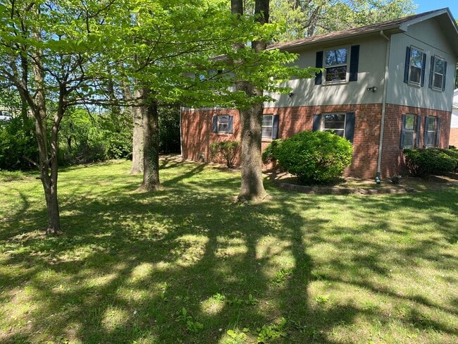 Building Photo - Kennedy Drive Retreat - 4 bedrm with bonus...