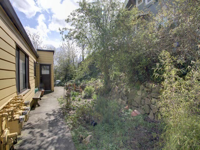 Building Photo - 5244-5308 NE Wistaria Drive