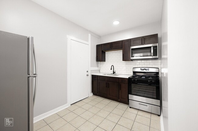 Building Photo - 4720 S Drexel