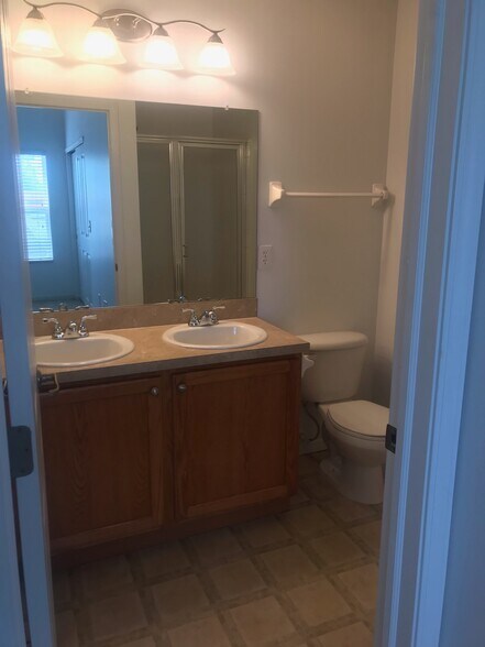 Master bath with shower - 173 W Case St