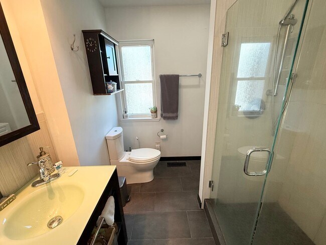 Building Photo - Well-Maintained Cozy 2BD/2BA Home in Angels Camp, CA! Extra Upper Room and Basement!