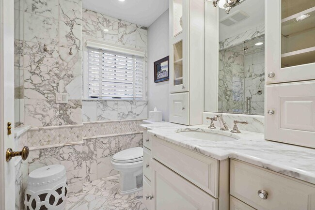 Building Photo - 5969 N Shore Dr