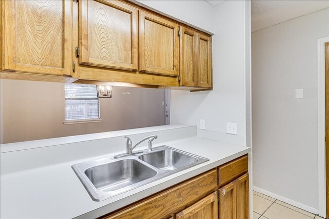 Building Photo - 11205 Willowood Creek Dr