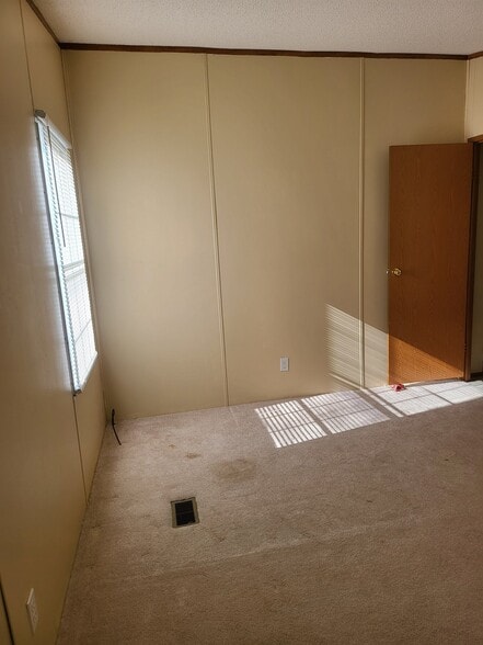 Building Photo - 320 Megan Run