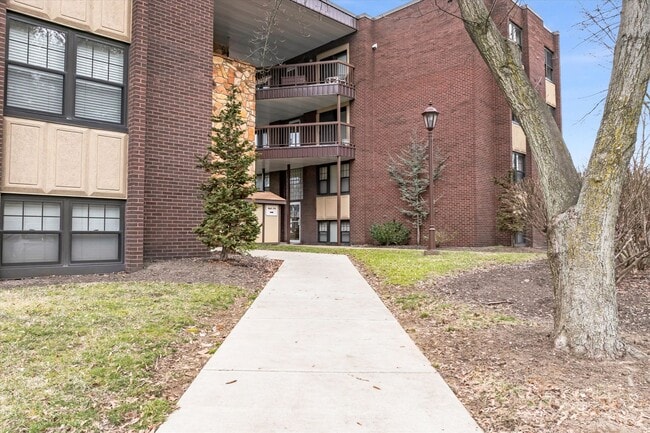 Building Photo - Bayberry Apartments