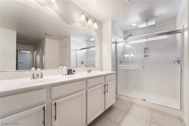 Building Photo - 6462 Estrella Hills Ave