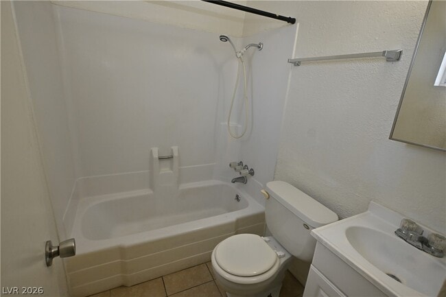 Building Photo - 3021 E Carey Ave