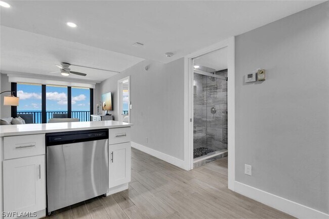 Building Photo - 890 S Collier Blvd